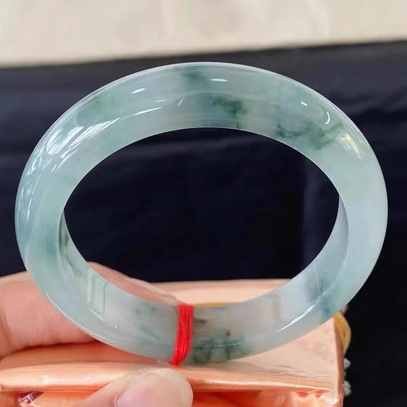 Myanmar jadeite with blue flor - đánh giá và giá Bracelets
