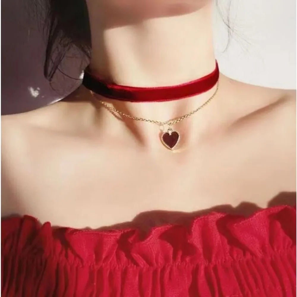 Multi Layer Black Peach Heart  - đánh giá và giá Layered Pendant Necklace Aesthetic