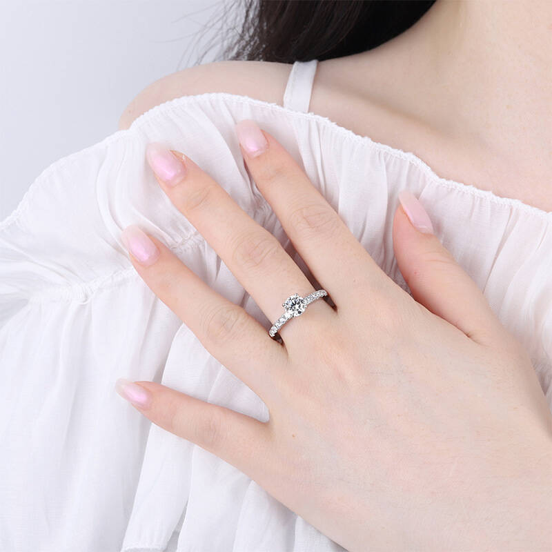 Classic 1 Carat Blue Color Moi - đánh giá và giá Moissanite Engagement Ring 1 Carat