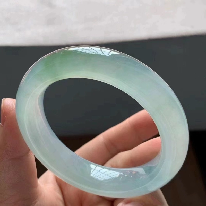 Light ice jade for girls, Burm - đánh giá và giá Bracelets