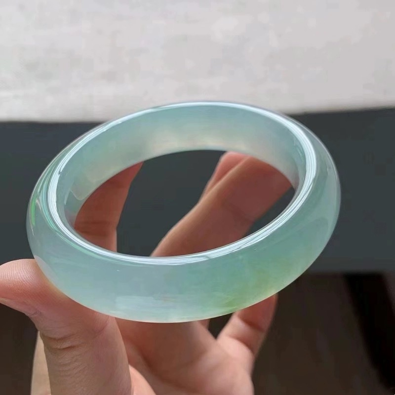 Light ice jade for girls, Burm - đánh giá và giá Bracelets